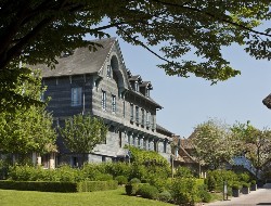 OLEVENE image - La-ferme-saint-simeon-facade-exterieure-Olevene-