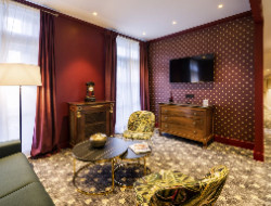 OLEVENE image - aigle-noir-fontainebleau-olevene-seminaires-