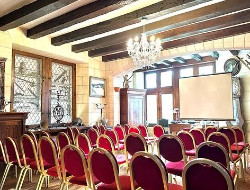 OLEVENE image - chateau-de-jallanges-olevene-restaurant-hotel-salle-conference-convention-