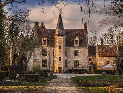 OLEVENE image - chateau-sallay-olevene-reunions-