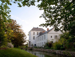 OLEVENE image - domaine-de-quincampoix-douves-