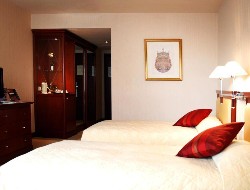 OLEVENE image - evergreen-laurel-hotel-buffet-