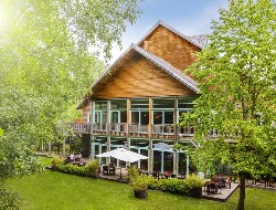 OLEVENE image - hotel-des-trois-hiboux-parc-asterix-olevene-event-