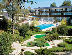 OLEVENE image - hotel-dourdan-le-normont-ete-