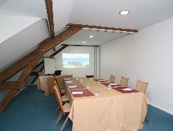 OLEVENE image - la-ferme-du-manet-olevene-restaurant-seminaire-salle-conference-