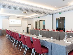 OLEVENE image - la-maison-des-centraliens-olevene-restaurant-hotel-salle-reunion-