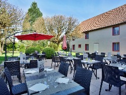 OLEVENE image - mercure-luxeuil-les-bains-hexagone-terrasse-