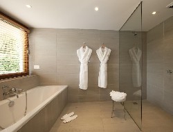 OLEVENE image - restaurant-manoir-du-lys-